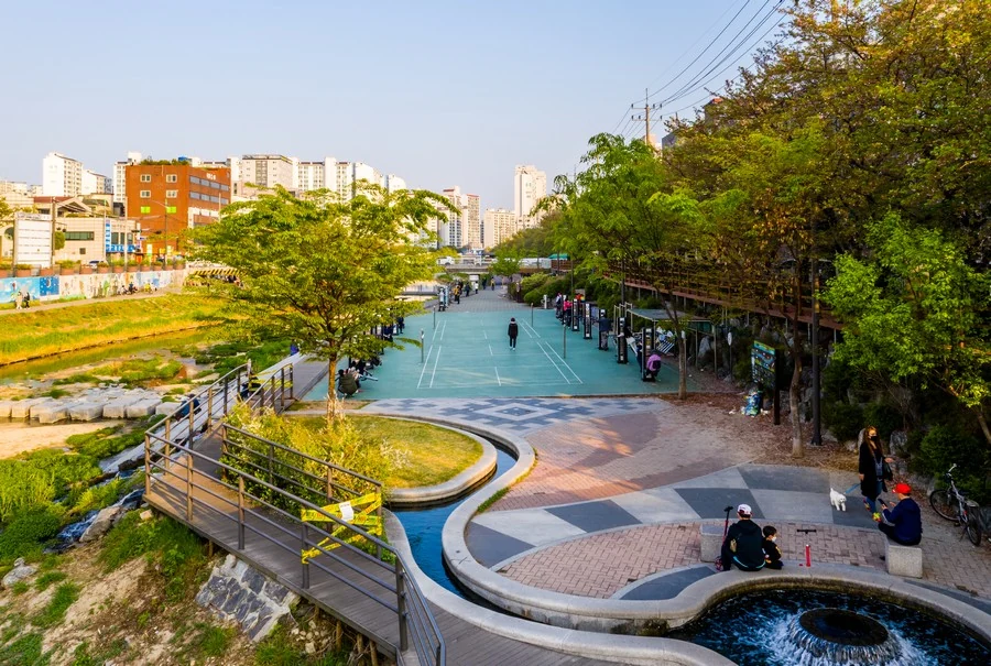우이천 쌍한교 주변 수변 산책공간 실제 사진