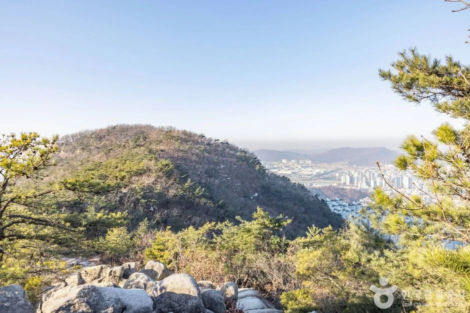 시흥계곡 숲길 주변 · 호암산성에서 바라본 산 경관 참고사진 실제 사진