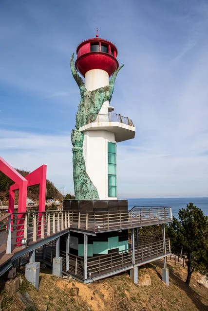 영덕해맞이공원 창포말등대와 전망데크 실제 사진