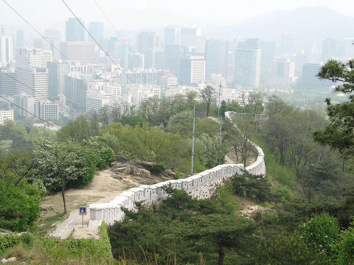 한양도성 인왕산 구간 실제 사진