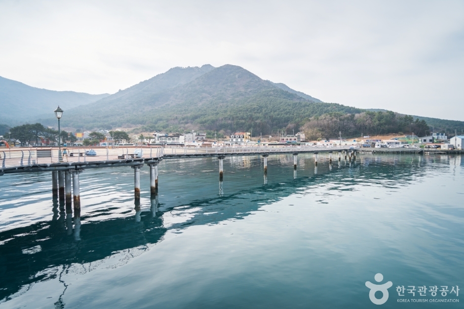 명사해수욕장 경관·시설 참고사진 · 확인된 산책 동선 아님 실제 사진