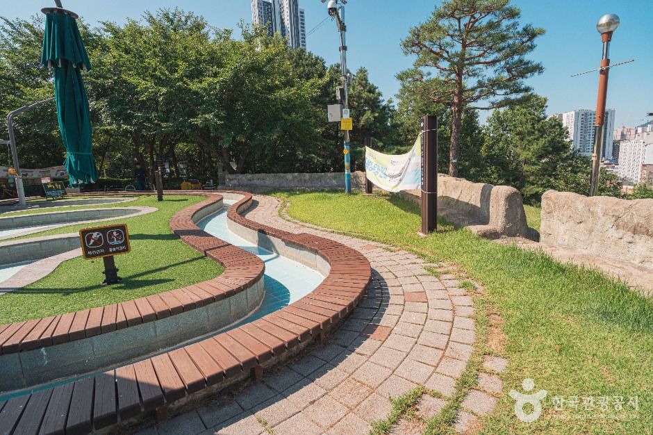 이천온천공원 실제 장소 경관 참고사진 · 전체 제안 경로 사진 아님 실제 사진 ()
