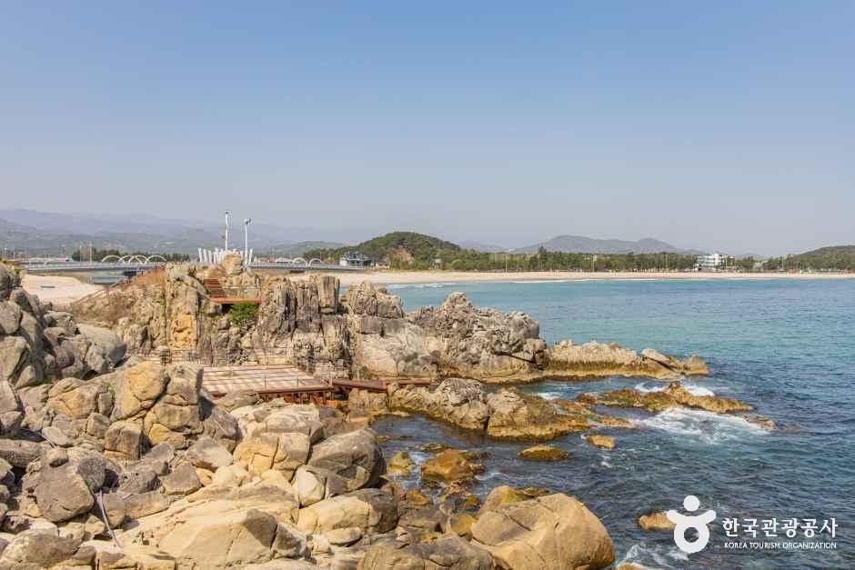 능파대 (강원평화지역 국가지질공원) 공식 관광자료 제공 사진 실제 사진