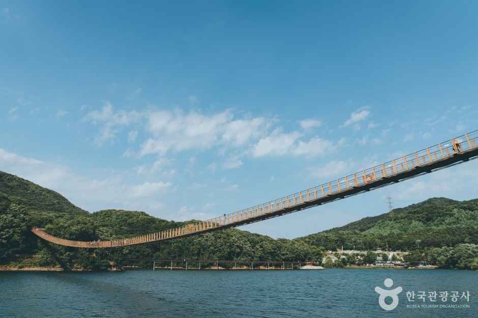 마장호수 출렁다리 공식 관광자료 제공 사진