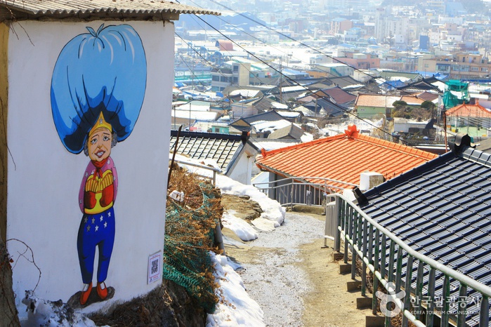 동해 논골담길(등대 담화마을) 공식 관광자료 제공 사진 실제 사진