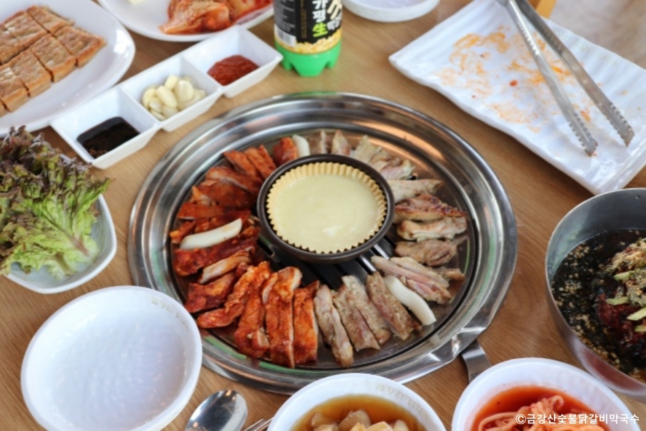 금강산 숯불닭갈비 막국수 공식 관광자료 제공 사진 실제 사진
