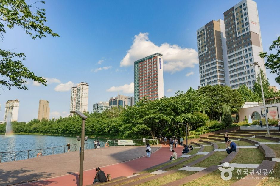 석촌호수 공식 관광자료 제공 사진 실제 사진